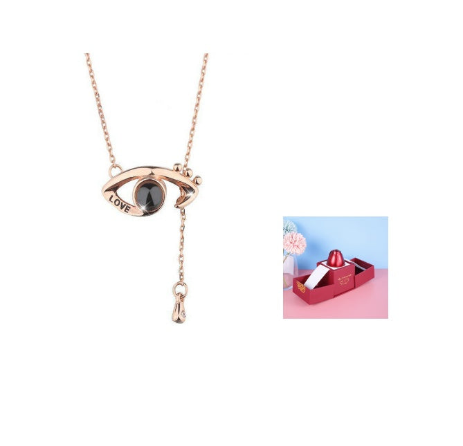 Cadeaux de Saint-Valentin Tendance : Boîte à Bijoux en Métal avec Rose et Collier